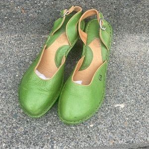 Born womens 10 Wedge leather sling back 3 1/2” chunky heels retro look W1159